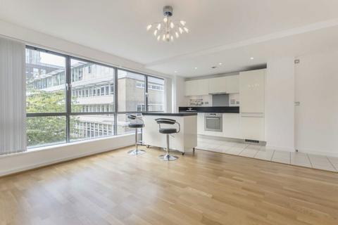 2 bedroom flat to rent, Great West Road, Brentford TW8