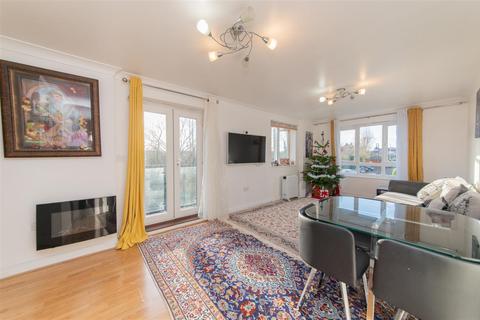 2 bedroom flat for sale, Glebelands Close, North Finchley