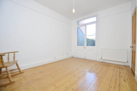 3 bedroom terraced house to rent, Glebe Road, Norwich NR2