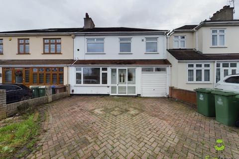 4 bedroom semi-detached house to rent, Winchelsea Avenue, Bexleyheath, Kent, DA7