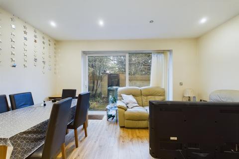 4 bedroom townhouse to rent, Nelson Road, Southsea PO5