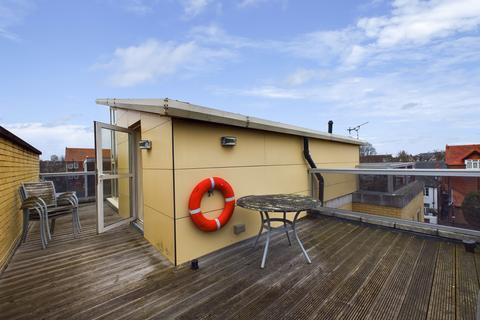 4 bedroom townhouse to rent, Nelson Road, Southsea PO5