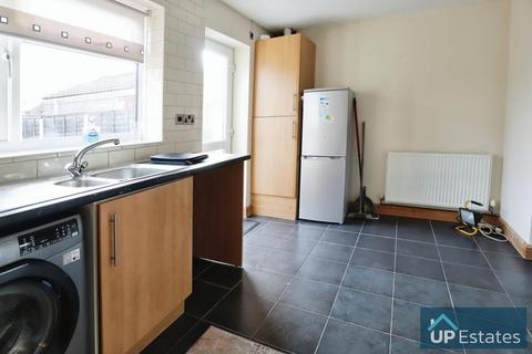 3 bedroom terraced house to rent, Bulls Head Lane, Coventry