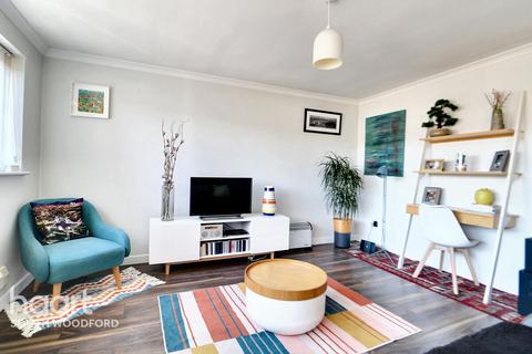 40 Lynwood Close, London, E18 1DP