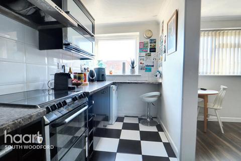 40 Lynwood Close, London, E18 1DP