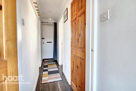 40 Lynwood Close, London, E18 1DP