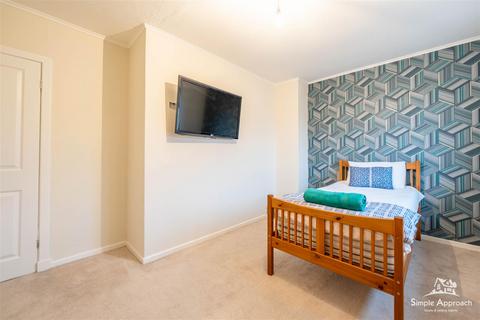 77 Balmoral Gardens, Dundee, DD4 8RZ