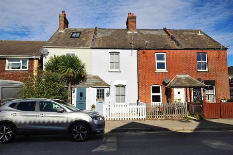 2 bedroom terraced house to rent, Middle Road, Lymington