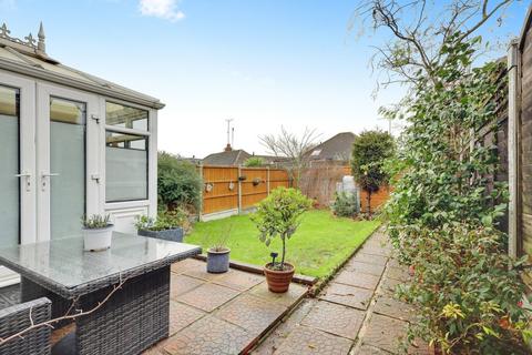 4 bedroom semi-detached house for sale, Gipson Park Close, Leigh-on-sea, SS9