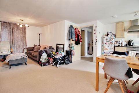 2 bedroom apartment for sale, Queen Elizabeth Drive, Swindon, SN25