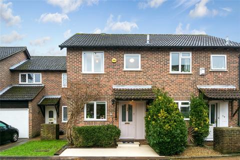 58 Stevens Close, Hampton, TW12 3YW