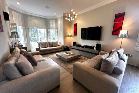 3 bedroom apartment to rent, Beulah Court