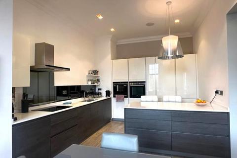 3 bedroom apartment to rent, Beulah Court