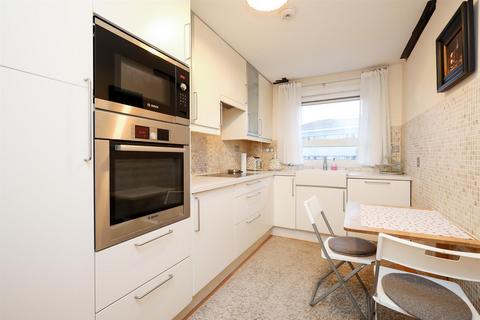 2 bedroom flat to rent, Trinity Way, Acton