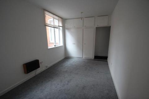 Studio to rent, Fosse Road South, Leicester