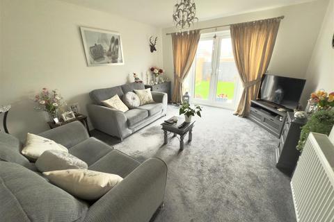 73 Cranesbill Road, Lowestoft, NR33 7EE