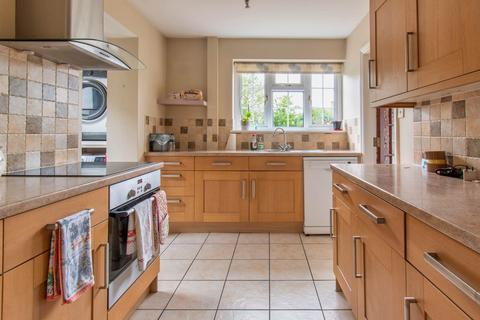 30 Betchworth Avenue, Earley, Reading, RG6 7RJ