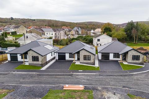 3 bedroom detached bungalow for sale, Golwg y Garreg, Betws, Ammanford