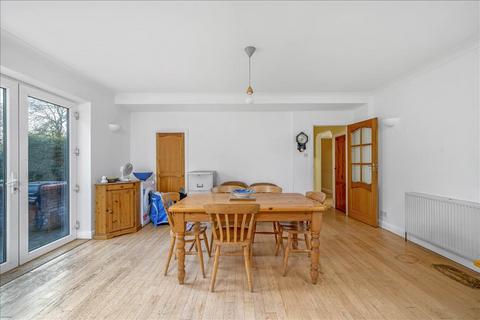 13 Alington Crescent, London, NW9 8JL