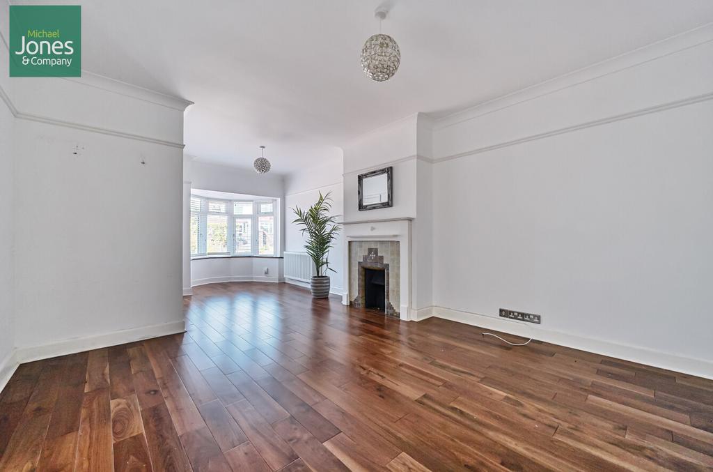 Living/Dining Area