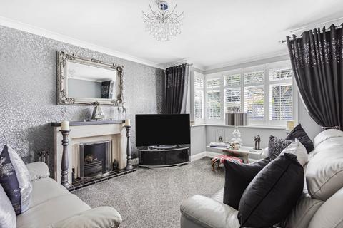 3 bedroom detached house for sale, Leacroft Close, Staines-upon-Thames, Surrey, TW18