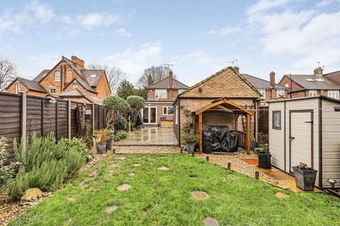 3 bedroom detached house for sale, Leacroft Close, Staines-upon-Thames, Surrey, TW18