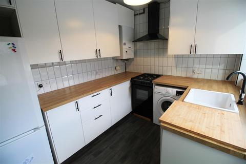 2 bedroom terraced house to rent, Elizabeth Street, Manchester M34