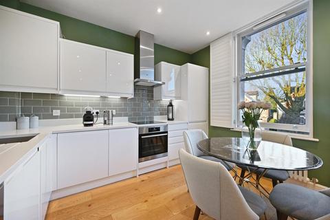 2 bedroom flat for sale, Carlton Road, London, Ealing