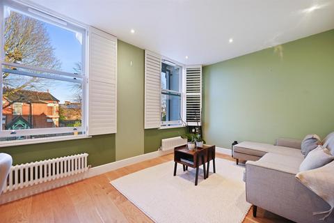 2 bedroom flat for sale, Carlton Road, London, Ealing