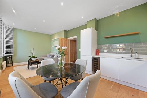 2 bedroom flat for sale, Carlton Road, London, Ealing