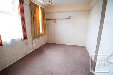 1 bedroom ground floor flat for sale, Dover Road East, Gravesend