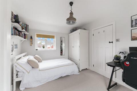 49 Salisbury Road, Banstead, SM7 2DP