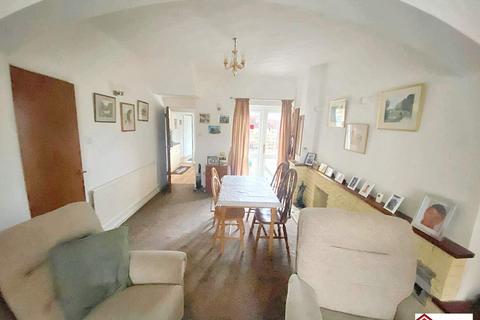 3 bedroom end of terrace house for sale, Cecil Street, Neath, Neath Port Talbot. SA11 1AY