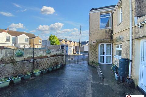 3 bedroom end of terrace house for sale, Cecil Street, Neath, Neath Port Talbot. SA11 1AY