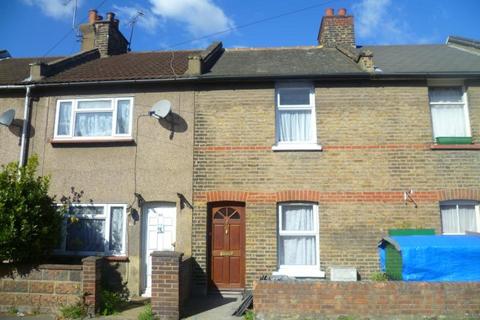 2 bedroom terraced house to rent, Railway Street, Gravesend DA11