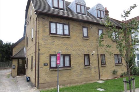 1 bedroom flat to rent, Fairmead Avenue, Westcliff On Sea