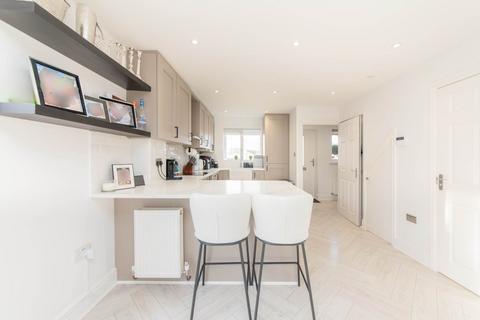 155 Coleridge Way, Borehamwood, WD6 2AF