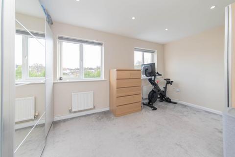 155 Coleridge Way, Borehamwood, WD6 2AF