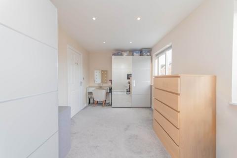 155 Coleridge Way, Borehamwood, WD6 2AF