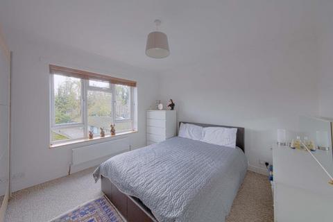 2 bedroom flat for sale, Somerset Lodge, Courtlands, Maidenhead, SL6