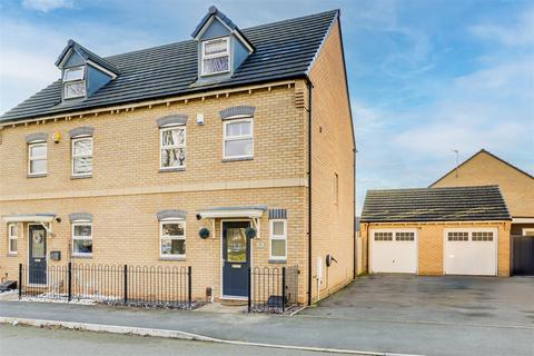 4 bedroom townhouse for sale, Cherry View, Nottingham NG8