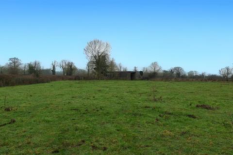 Farm land for sale, 7.76 Acres of Land & Stables at Thorpe Satchville, Melton Mowbray