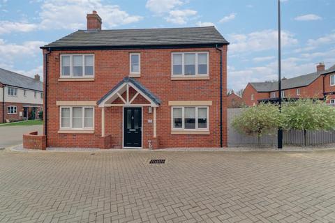 3 bedroom detached house to rent, The Waterways, Longford, CV6 6NA