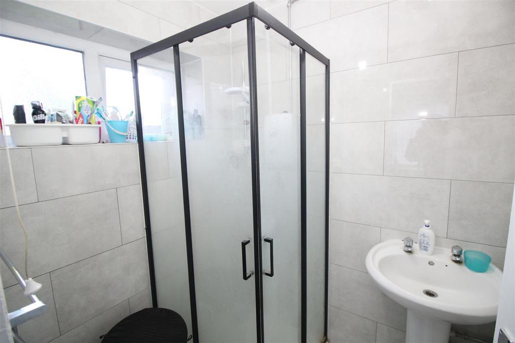 Shower room.JPG