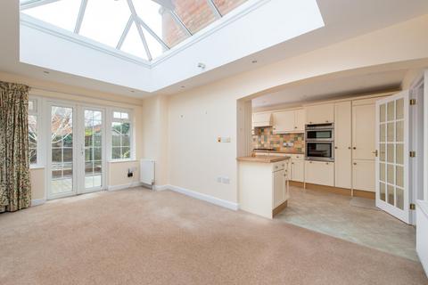 4 bedroom semi-detached house for sale, Holtom Street, Stratford-upon-Avon, Warwickshire, CV37