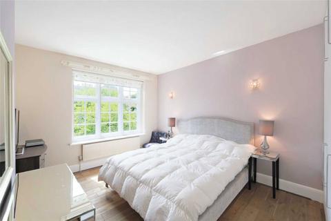 3 bedroom apartment to rent, Clifton Court, Northwick Terrace, St Johns Wood, London, NW8