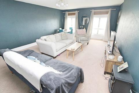 2 bedroom flat for sale, Adelaide Crescent, Hove