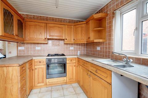 3 bedroom semi-detached house for sale, Stancliffe Avenue, Nottingham