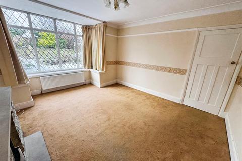 3 bedroom semi-detached house to rent, Highfield Crescent, Bradford