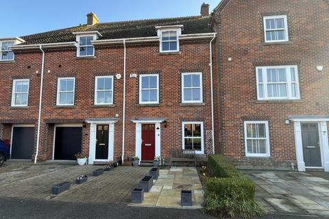 4 bedroom townhouse for sale, Red Hall Court, Felixstowe IP11